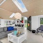 Four-bedroom In * هادرسليف