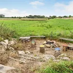 Four-bedroom In * هادرسليف