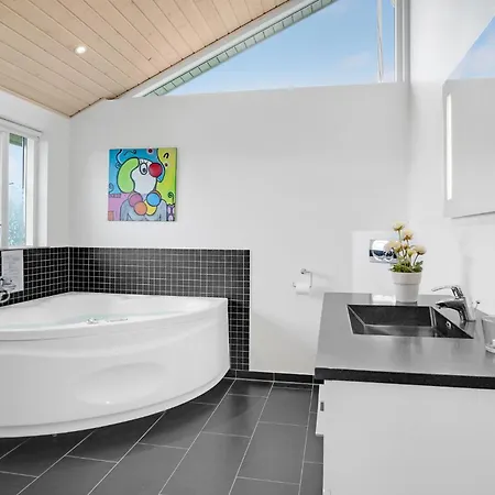 Four-bedroom In Haderslev *