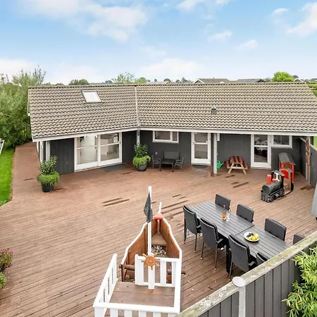 Four-bedroom In Haderslev *