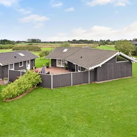 Four-bedroom In Haderslev 別荘 ハザスレウ